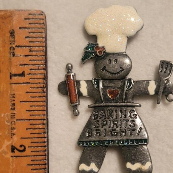 Vintage Tanya Creations "Baking Spirits Bright" Gingerbread Chef Pin/Brooch - Picture 4 of 4